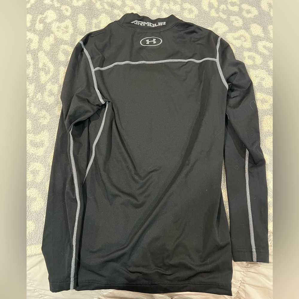 Black Under Armour, size S